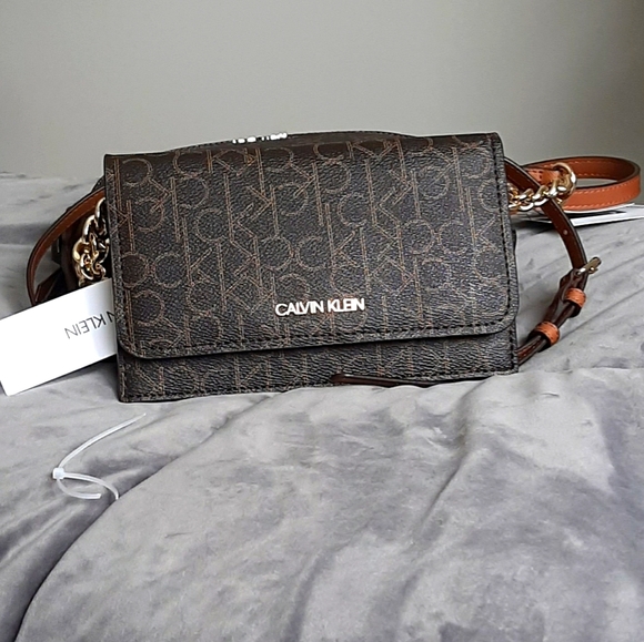 Calvin Klein Handbags - Calvin klein purse